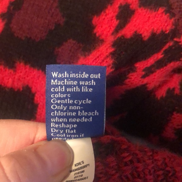 Pretty Red & Black Sweater by Apt. 9 - Picture 9 of 9